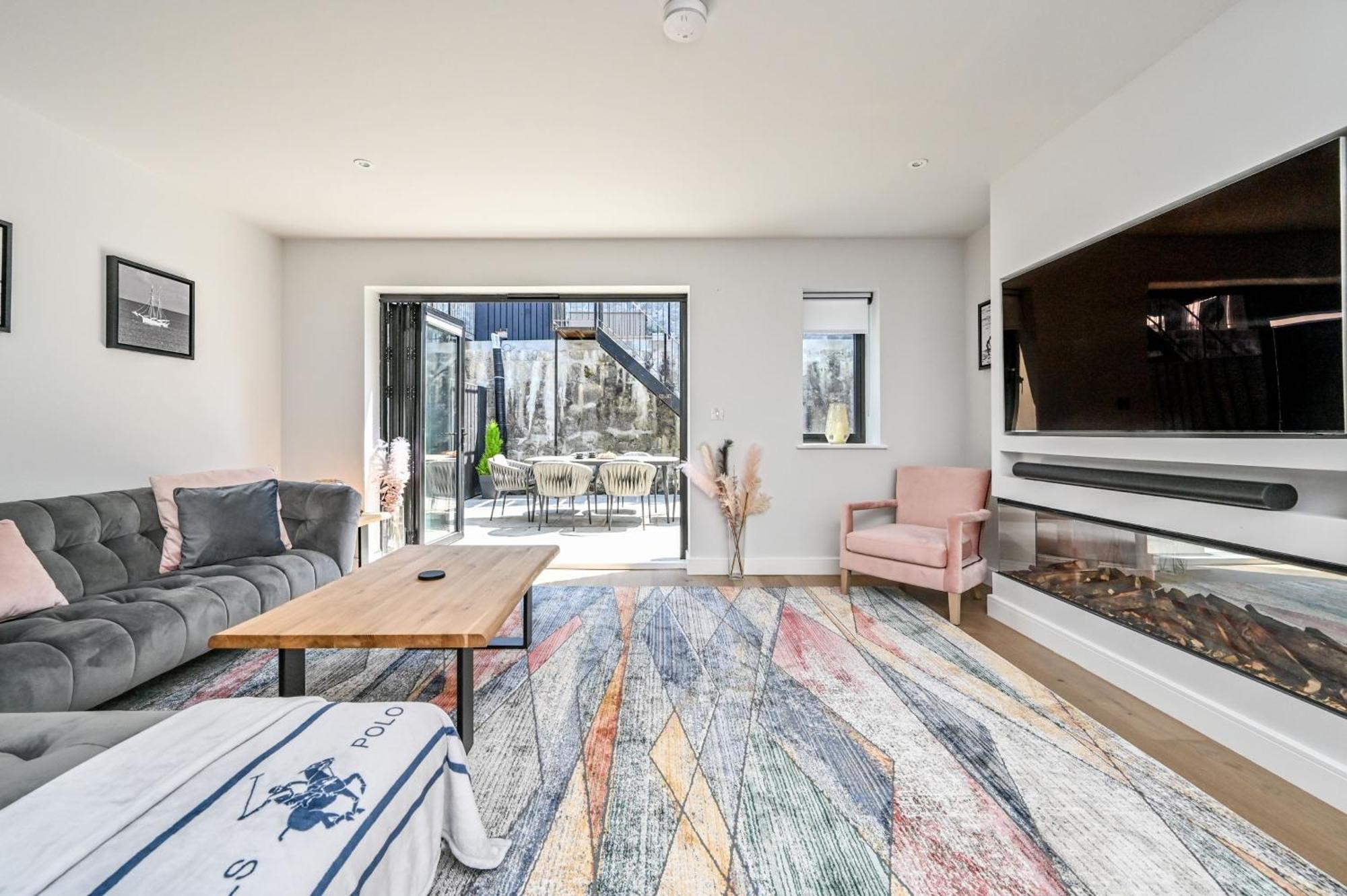 1 The Nest - Luxury Modern House Nr Beach & Bars With Sea Views & Free Parking Villa Charlestown  Exterior foto